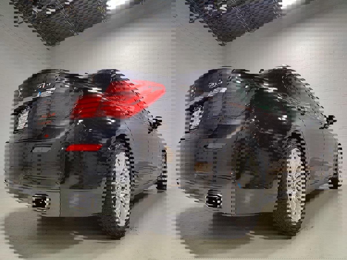 Used 2013 BMW 750Li xDrive image 7