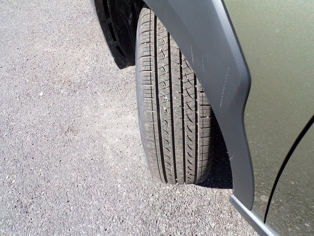 Certified 2025 Subaru Outback Limited AWD/4WD image 2