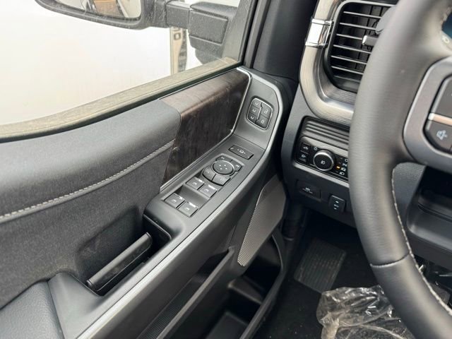 New 2026 Ford F350 Lariat w/ Black Appearance Package image 31