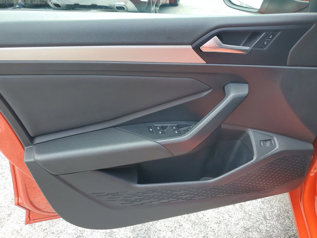 Used 2020 Volkswagen Jetta SE w/ SE Cold Weather Package image 18