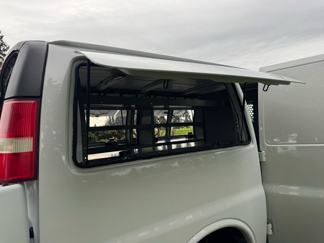 Used 2009 GMC Savana 3500 G3500 Cargo image 37