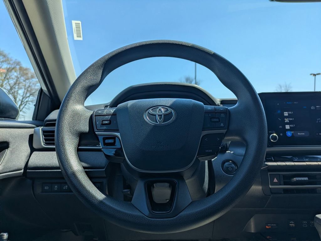 Used 2025 Toyota Camry LE image 21