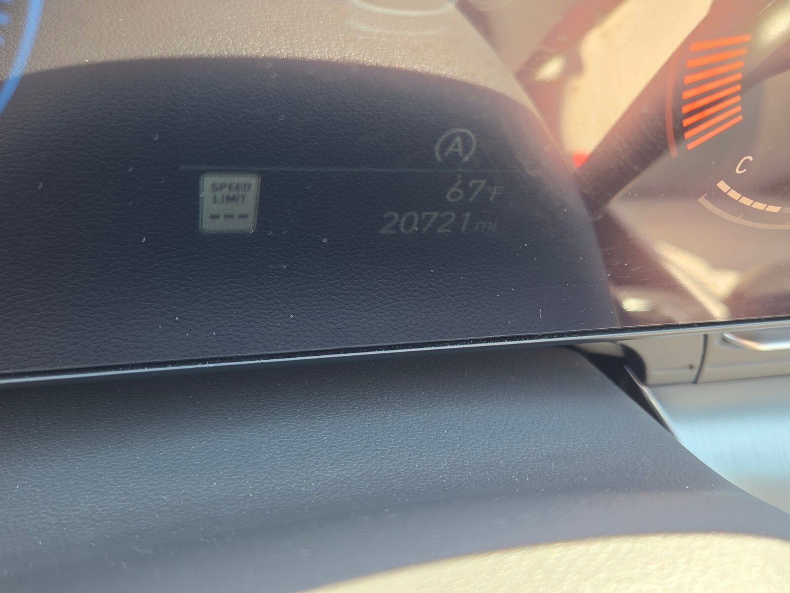 Used 2025 Hyundai Kona SE image 25