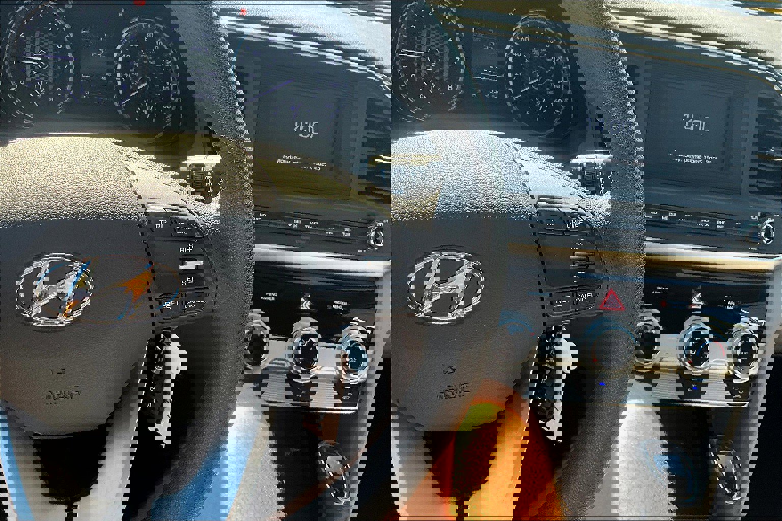 Used 2019 Hyundai Elantra SE image 23