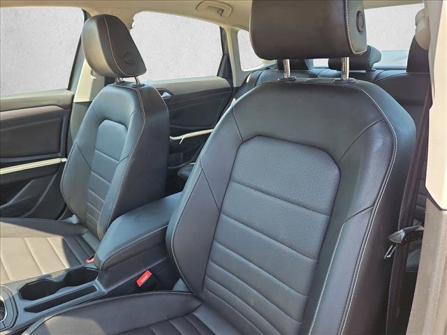 Used 2024 Volkswagen Jetta SE FWD image 15