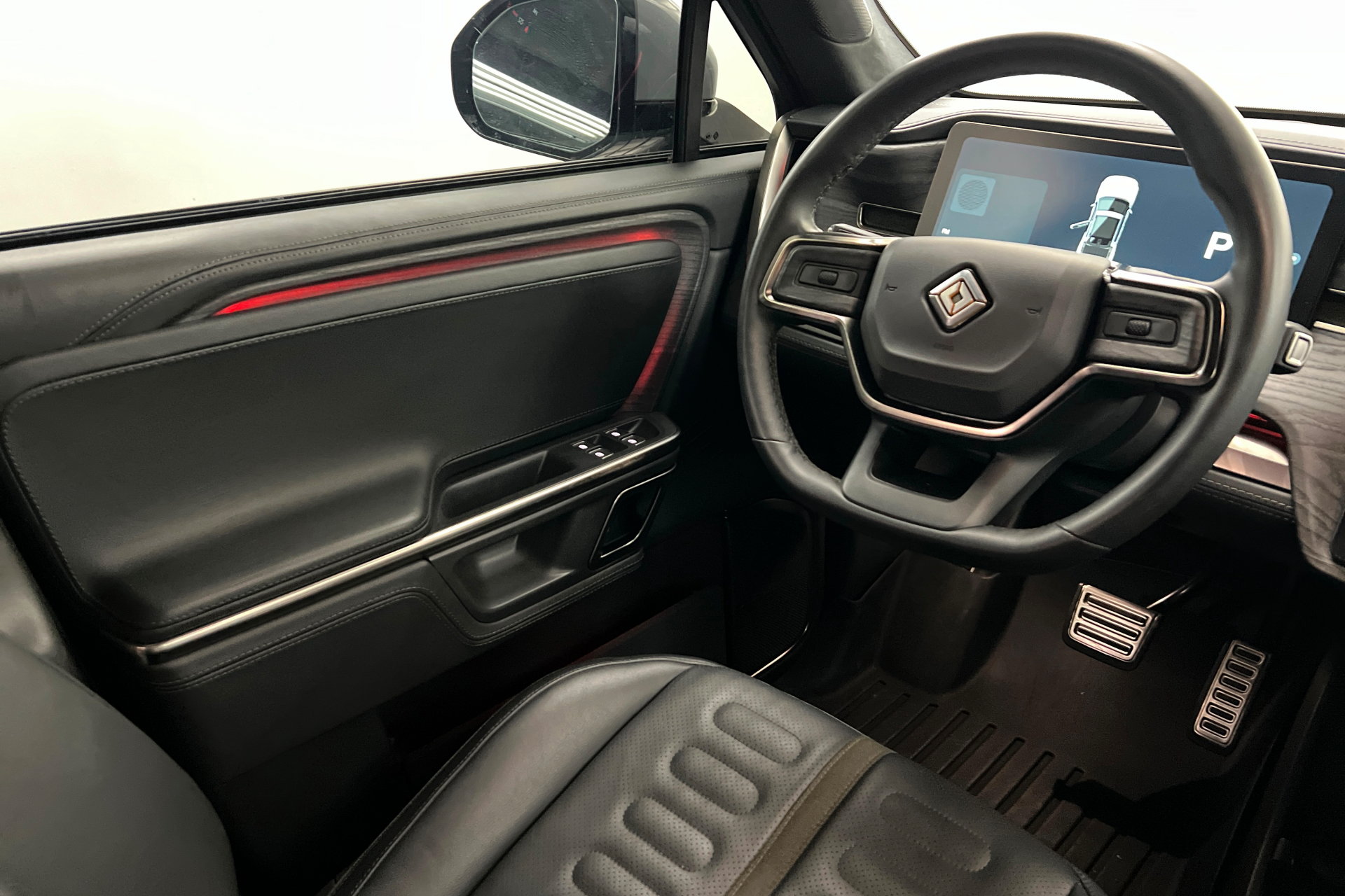 Used 2023 Rivian R1T Adventure Quad AWD/4WD image 12