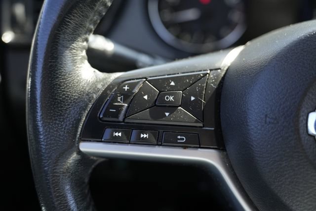 Used 2018 Nissan Rogue SV w/ Premium Package image 40