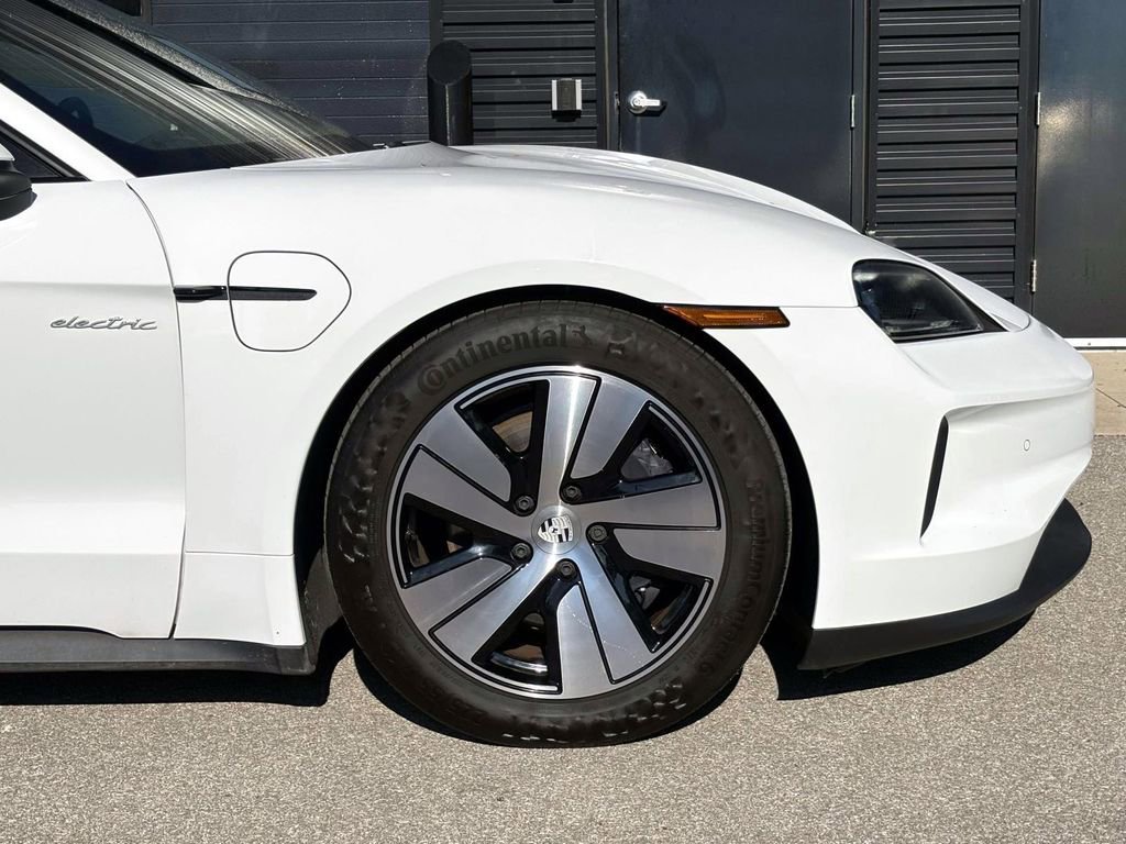 Certified 2025 Porsche Taycan image 14