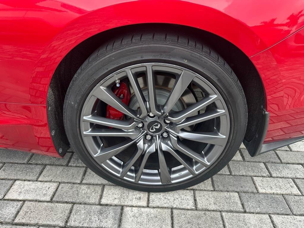 Used 2017 INFINITI Q60 Red Sport 400 RWD image 32