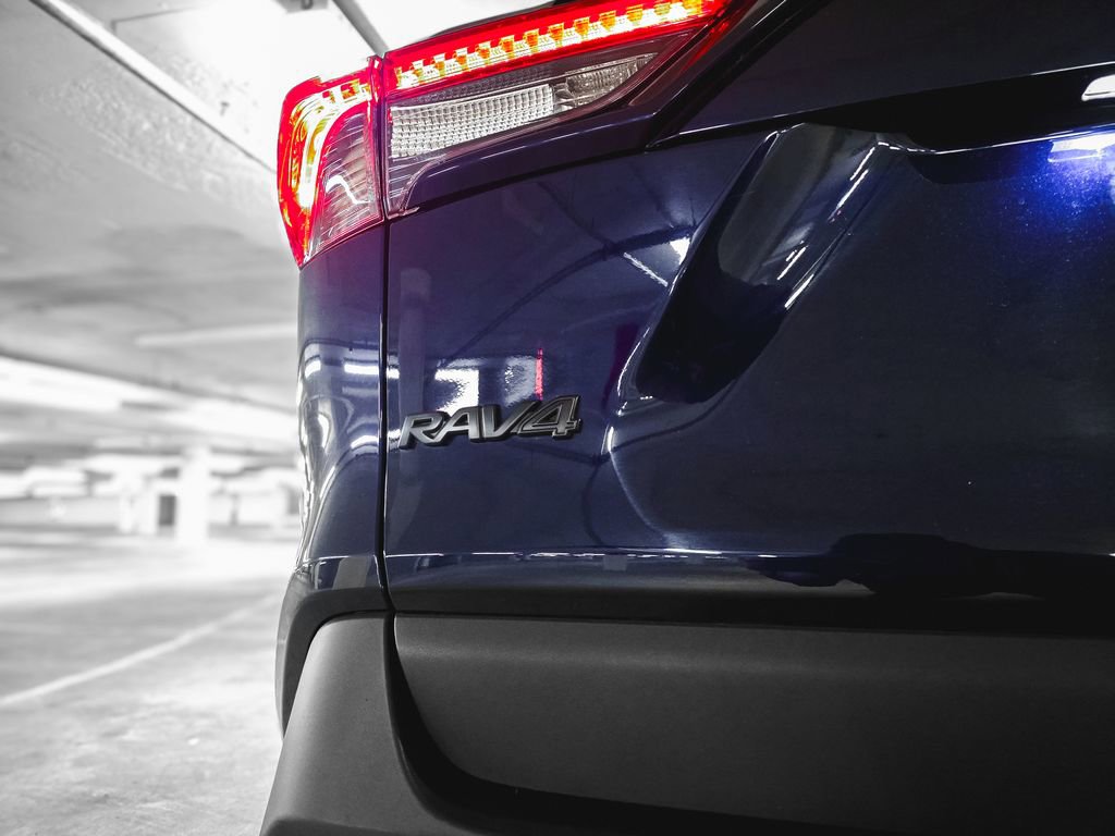 Used 2022 Toyota RAV4 XLE Premium image 13