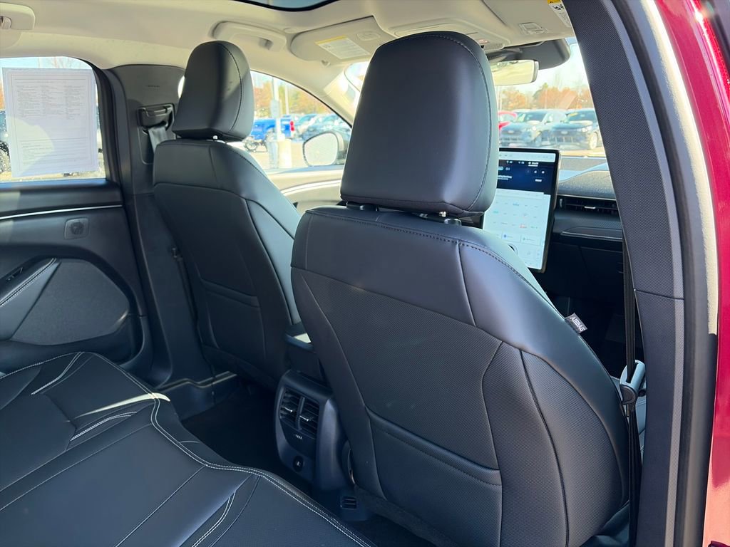 Used 2025 Ford Mustang Mach-E Premium image 39