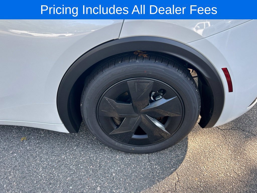 New 2027 Toyota Prius Plug-In Hybrid FWD image 13