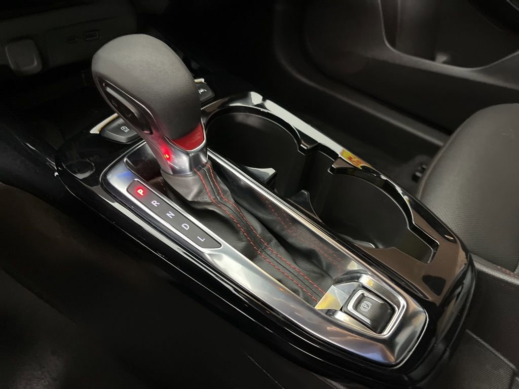Used 2025 Chevrolet Trax RS w/ Sunroof Package FWD image 30