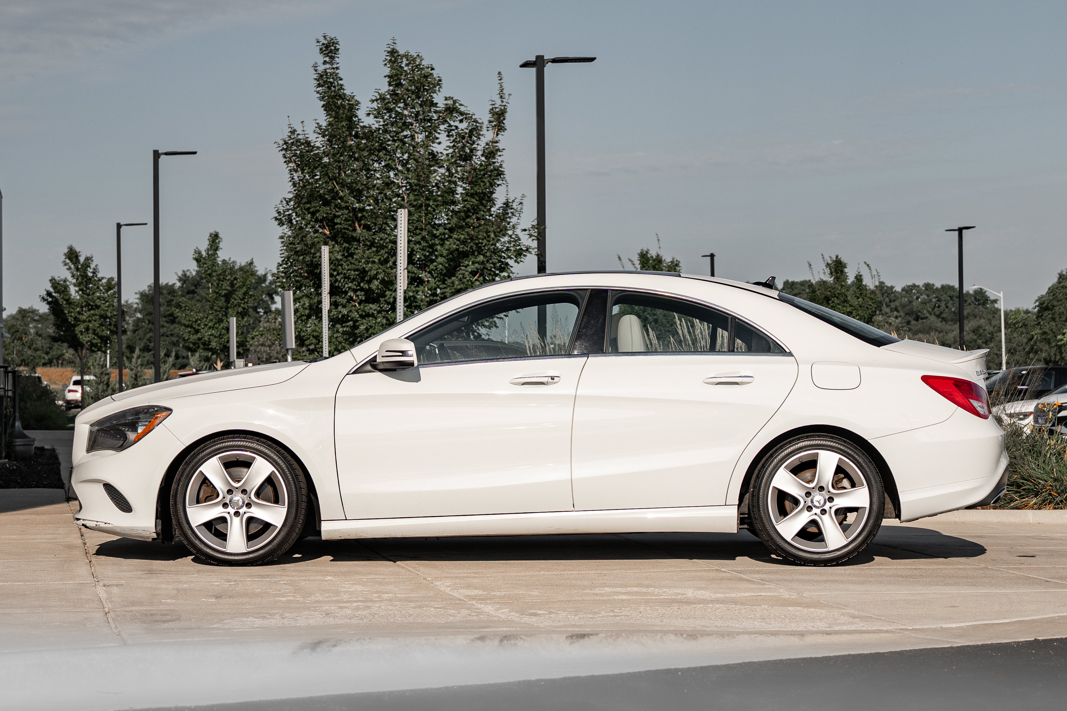 Used 2017 Mercedes-Benz CLA 250 4MATIC image 6