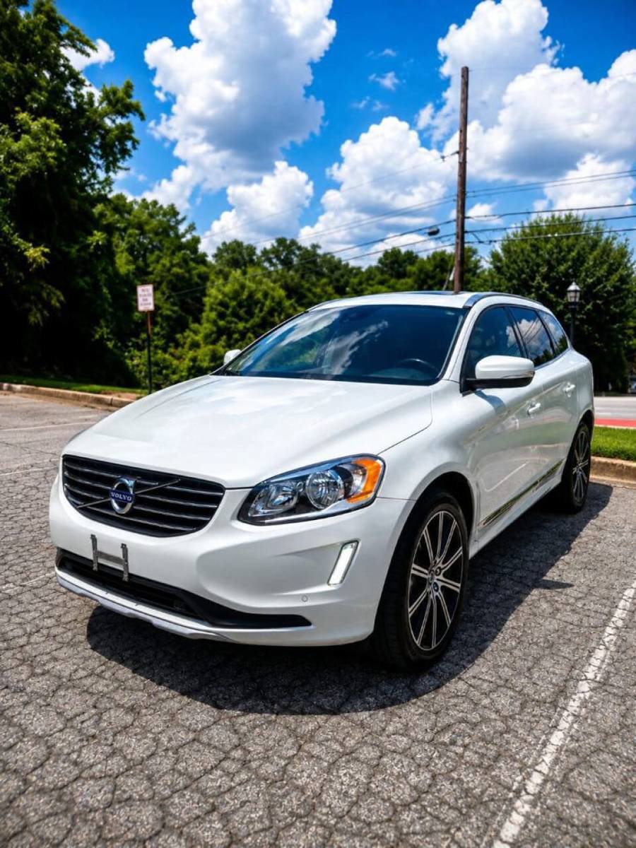 Used 2016 Volvo XC60 T6 AWD/4WD image 3
