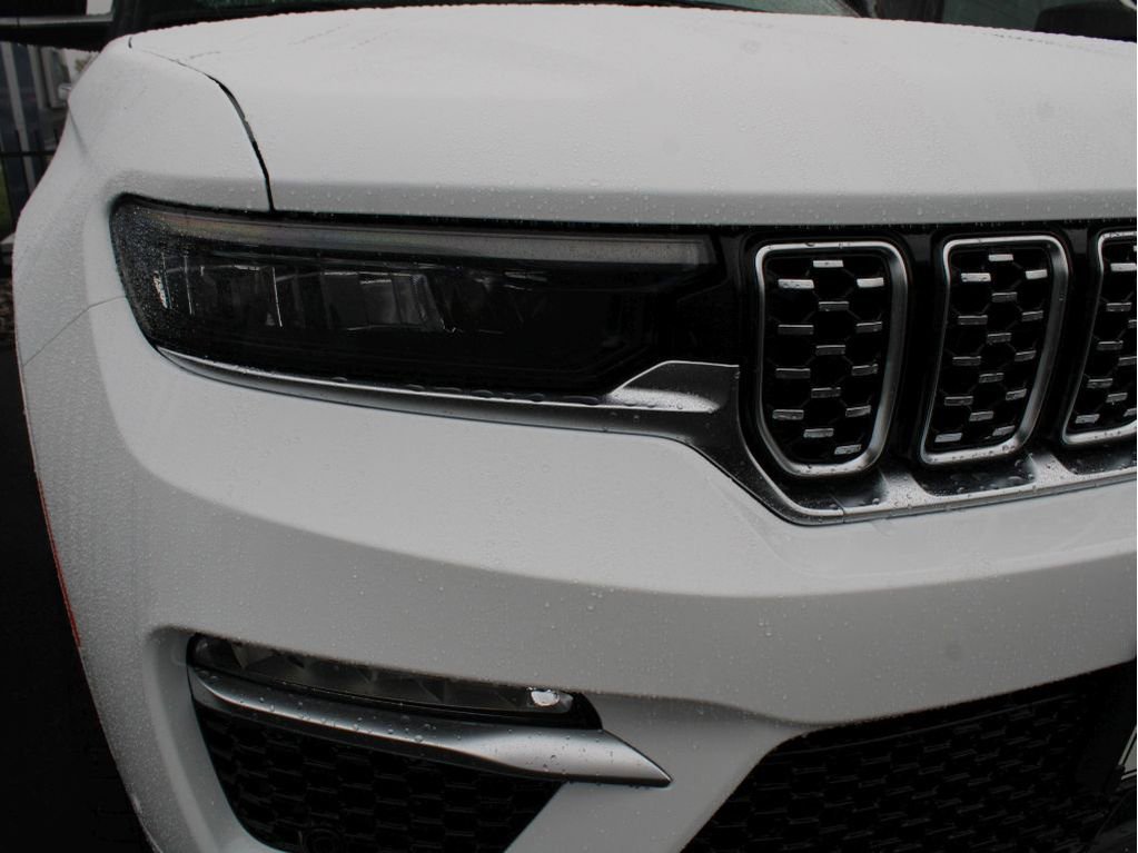New 2025 Jeep Grand Cherokee Summit image 38