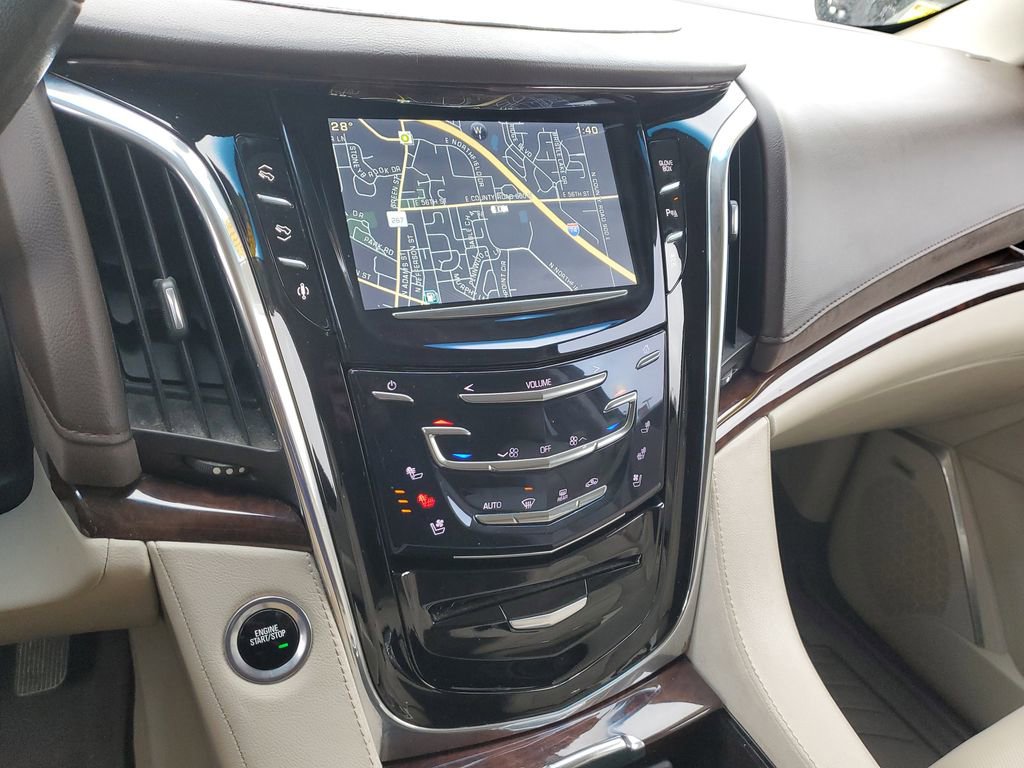 Used 2015 Cadillac Escalade ESV 4WD image 28