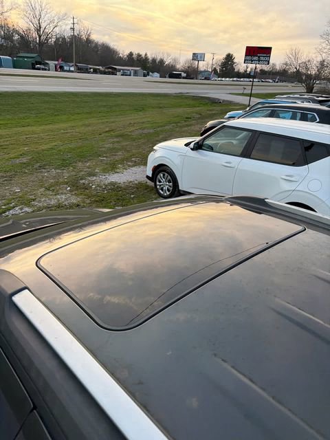 Used 2017 Buick Encore Essence w/ Experience Buick Package image 9