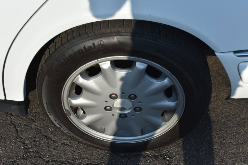 Used 1999 Mercedes-Benz E 320 Sedan image 19