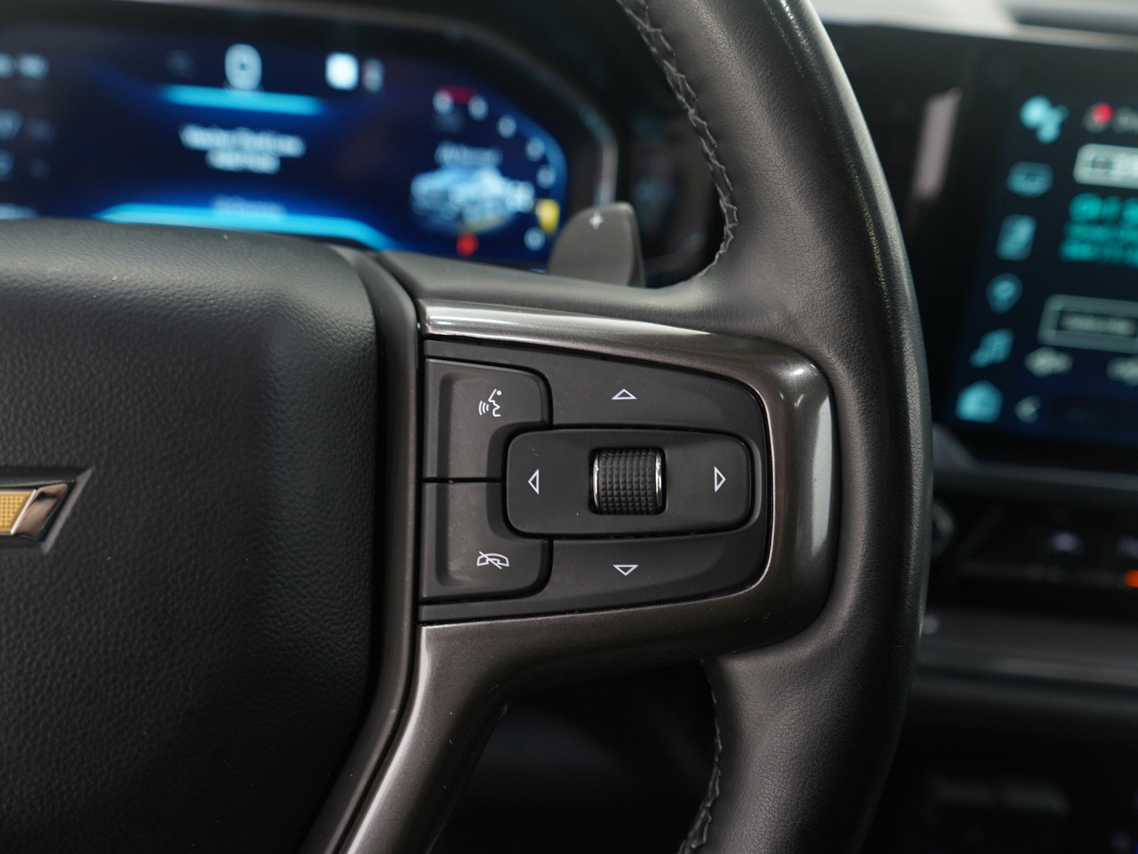 Used 2023 Chevrolet Silverado 1500 High Country w/ Technology Package image 28