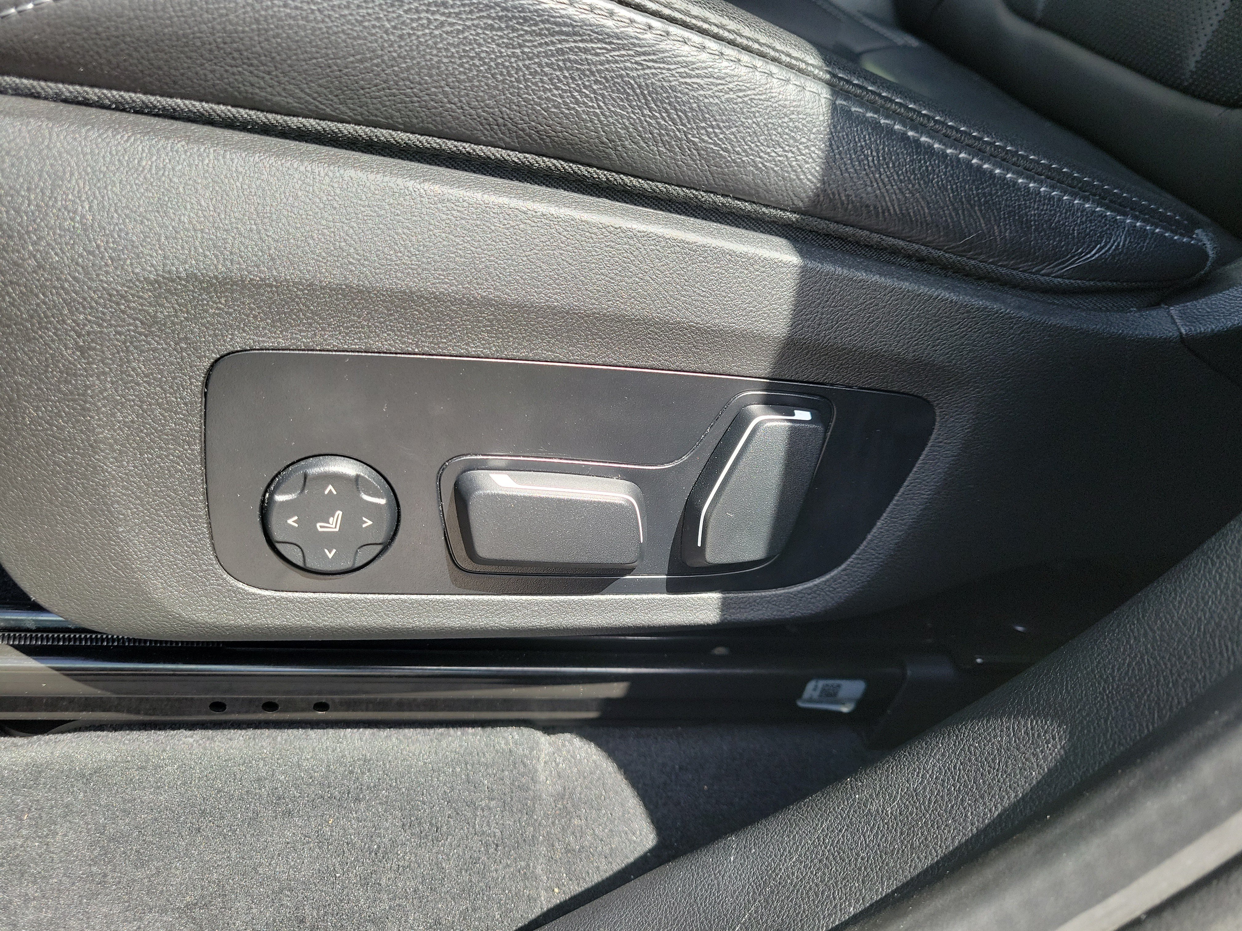 Used 2024 BMW X4 xDrive30i AWD/4WD image 12