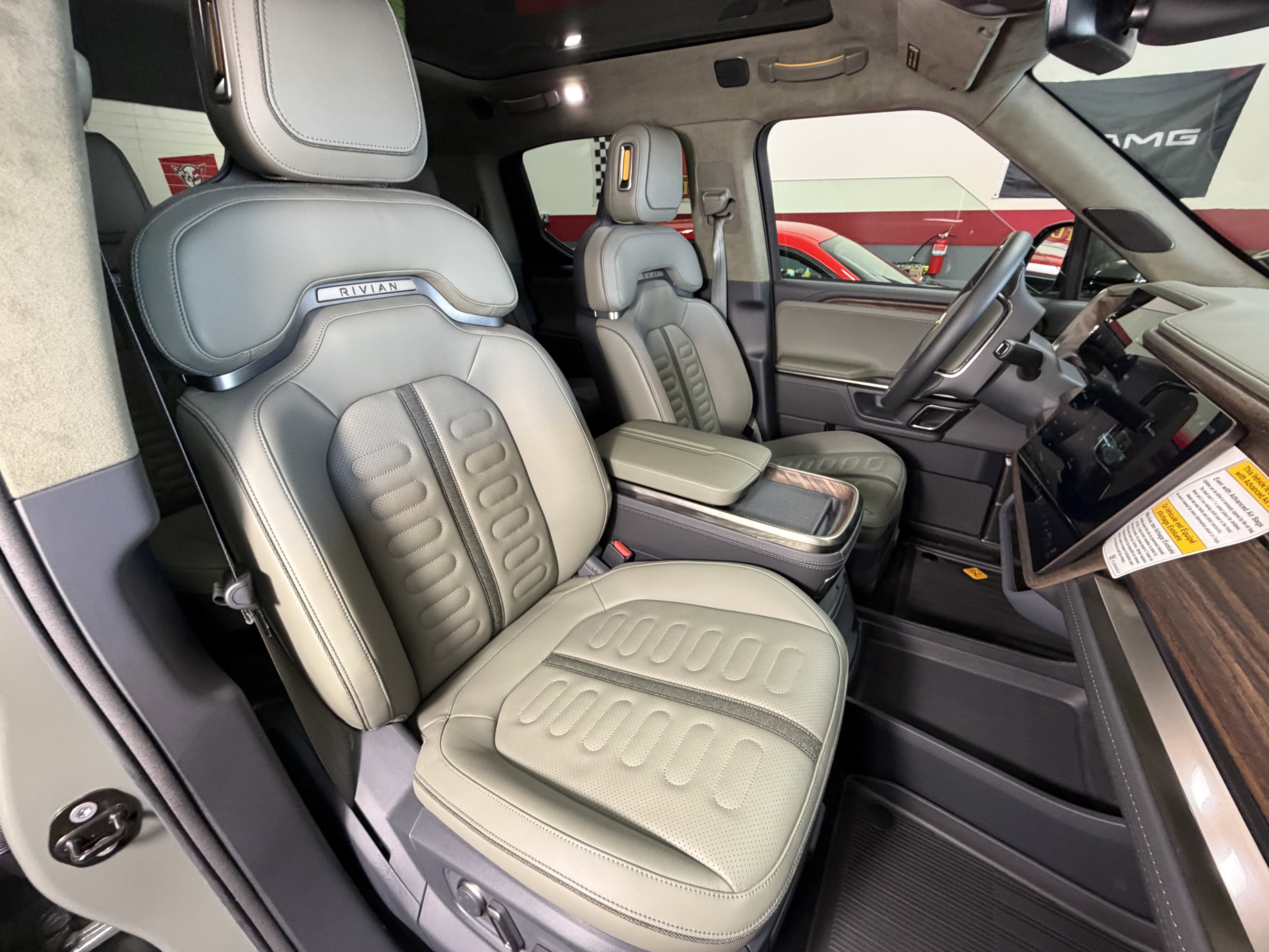 Used 2022 Rivian R1T Launch Edition image 37