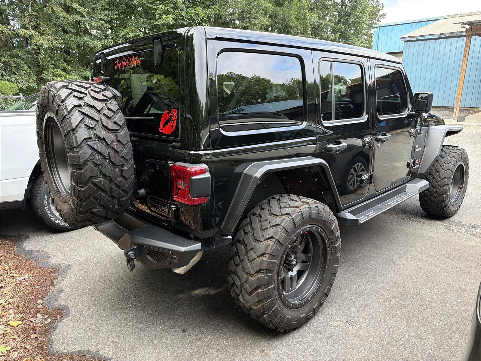 Used 2021 Jeep Wrangler Unlimited Sahara AWD/4WD image 4