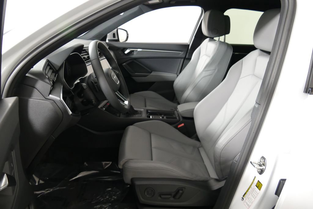 Used 2025 Audi Q3 2.0T Premium image 21