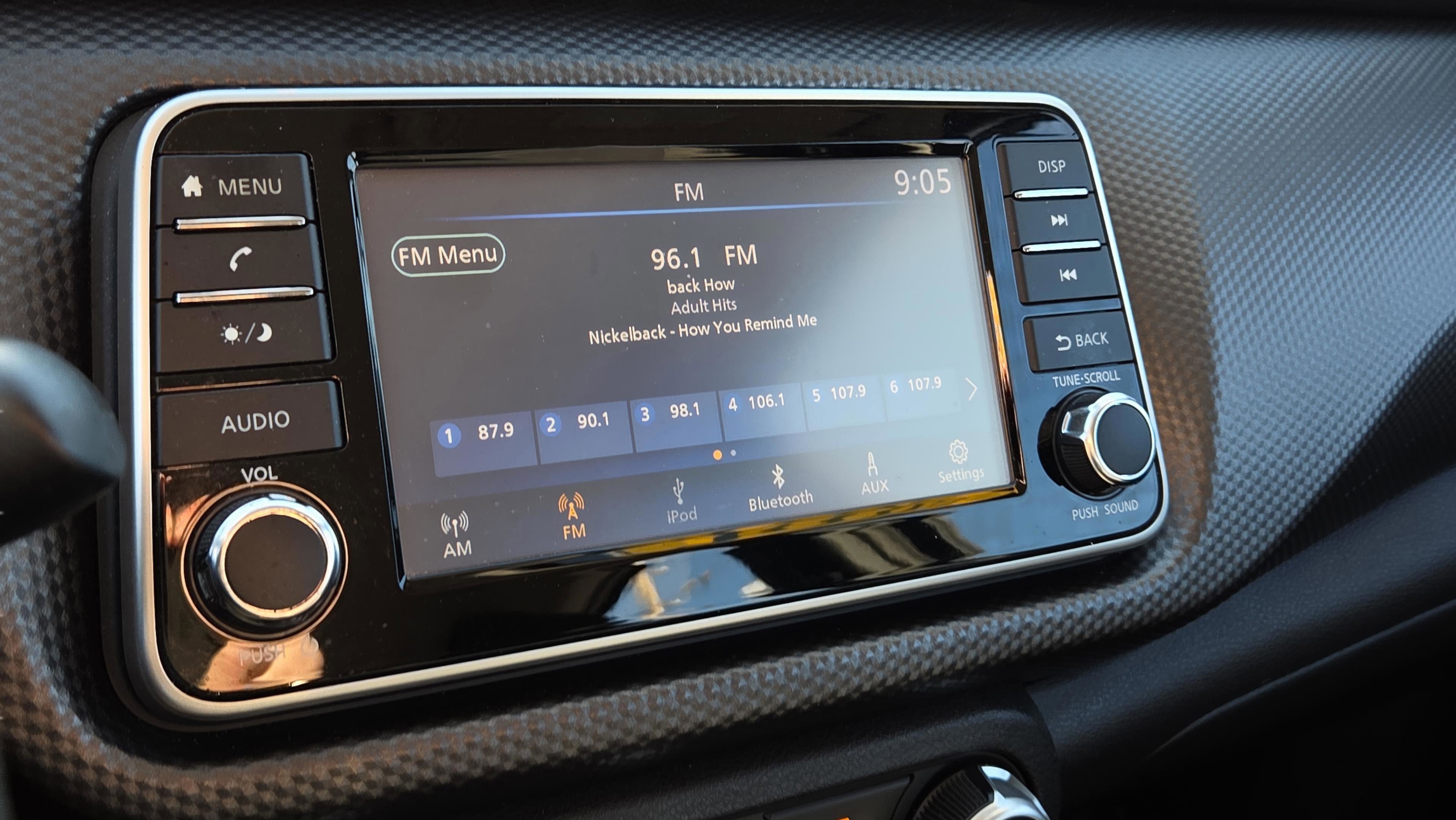 Used 2018 Nissan Kicks S image 24