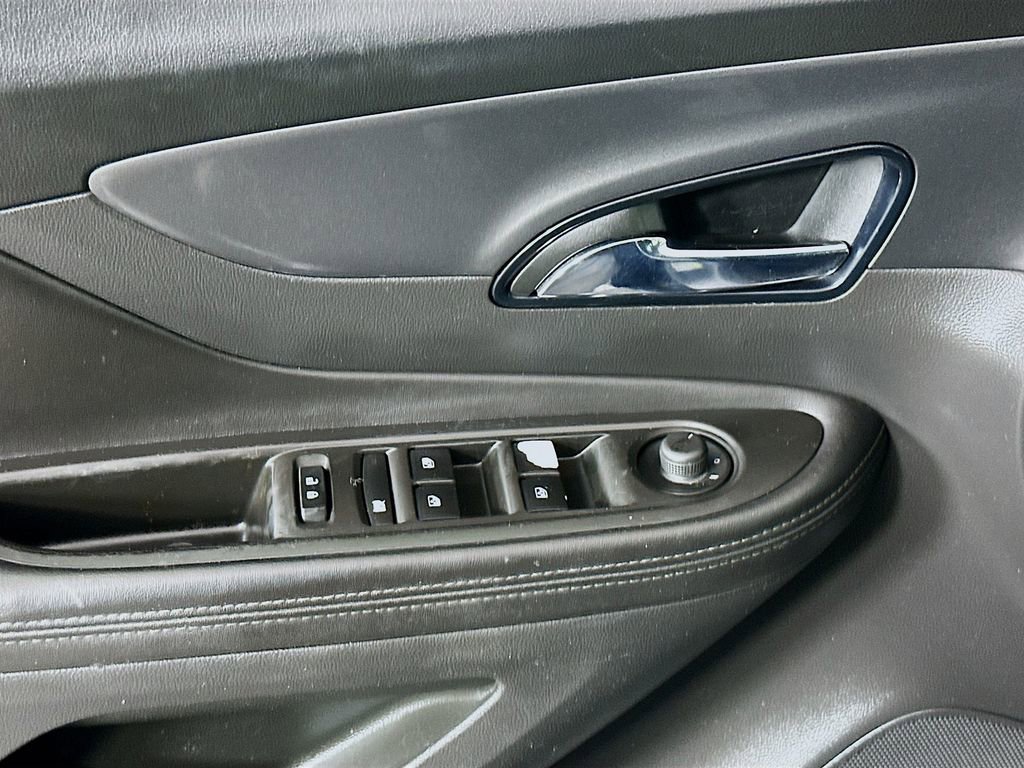 Used 2020 Buick Encore Preferred image 17