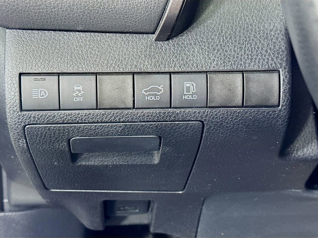 Used 2022 Toyota Camry SE image 21