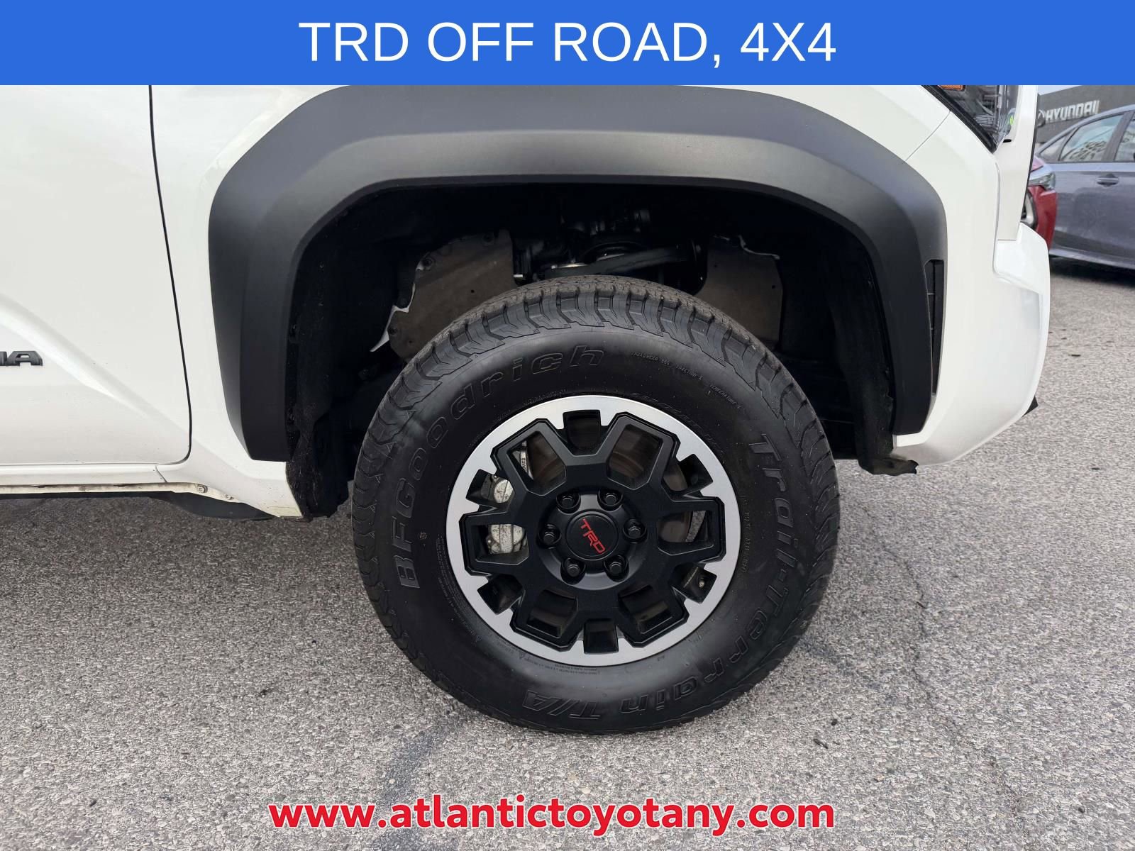 Certified 2024 Toyota Tacoma TRD Off-Road AWD/4WD image 9