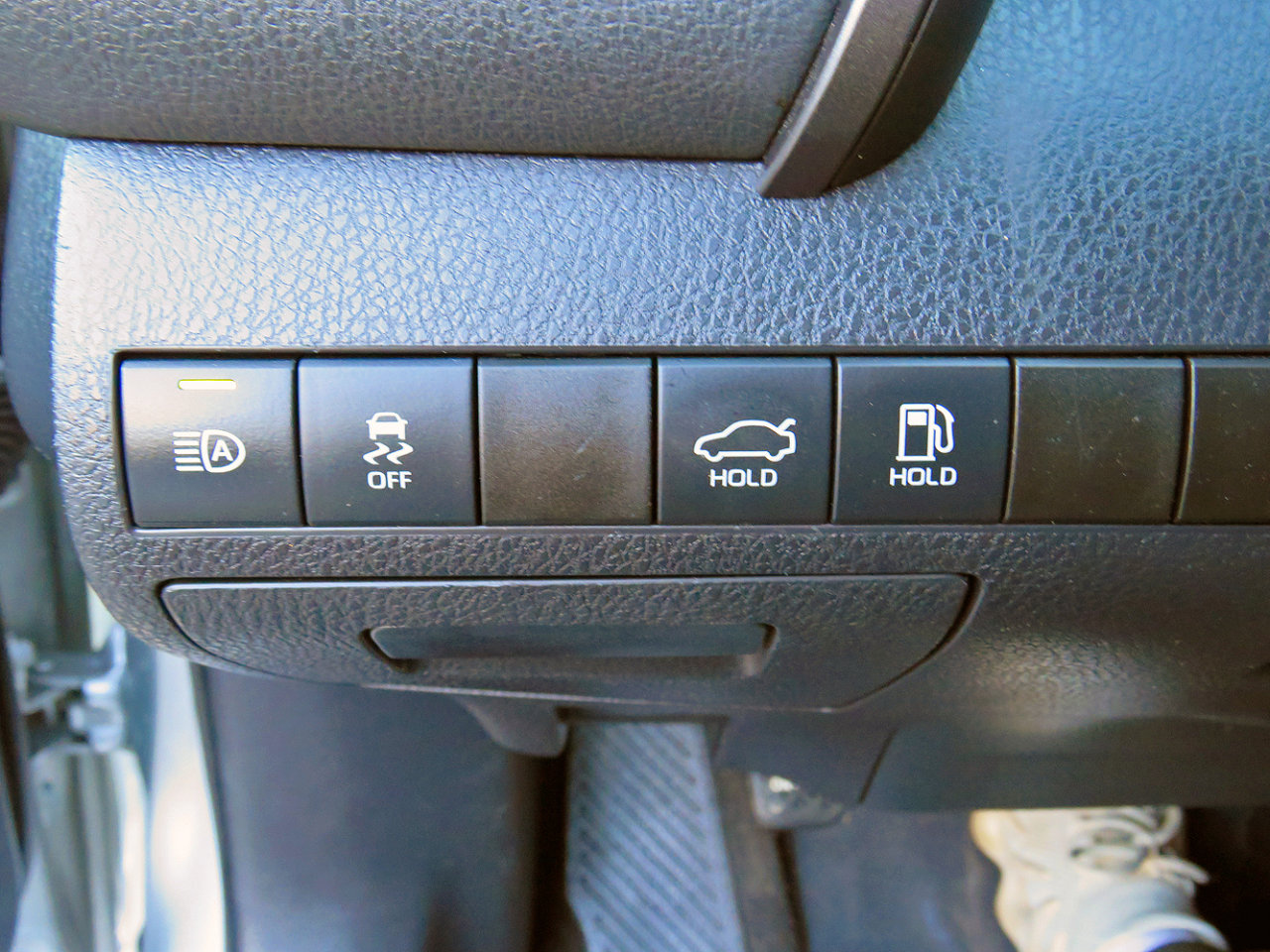 Used 2021 Toyota Camry LE image 27