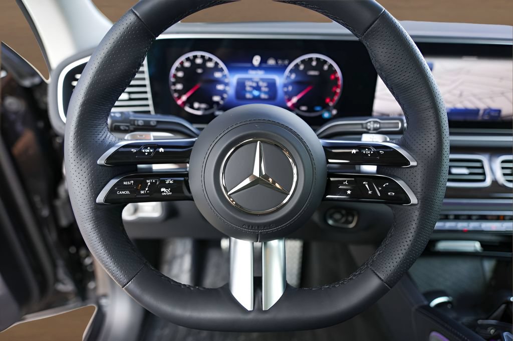 Used 2026 Mercedes-Benz GLS 450 4MATIC image 11