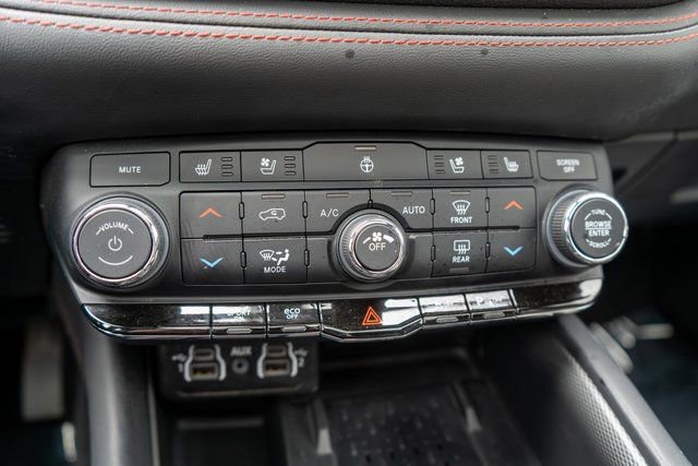 Used 2025 Dodge Durango R/T AWD/4WD image 32