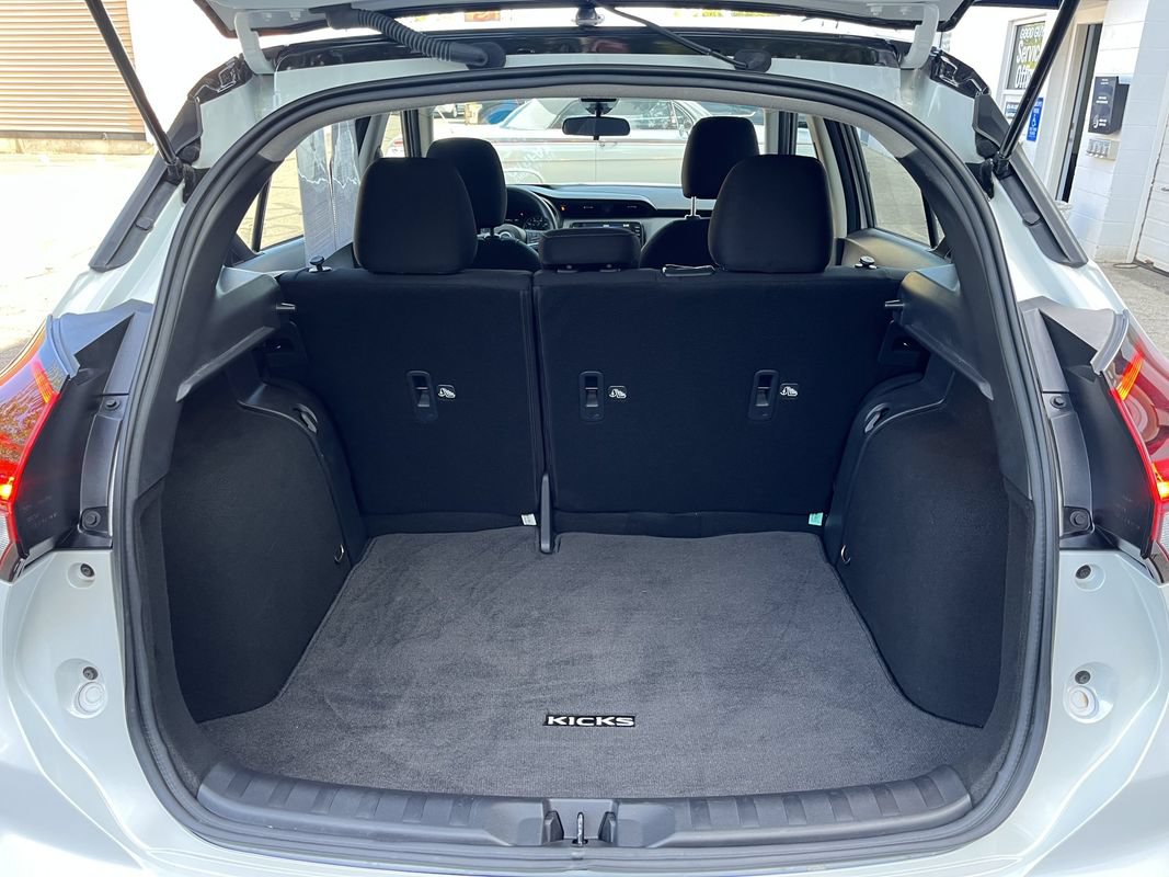 Used 2023 Nissan Kicks SV FWD image 21