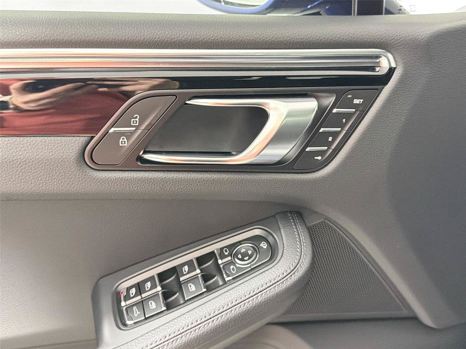 Certified 2026 Porsche Macan Turbo AWD/4WD image 31