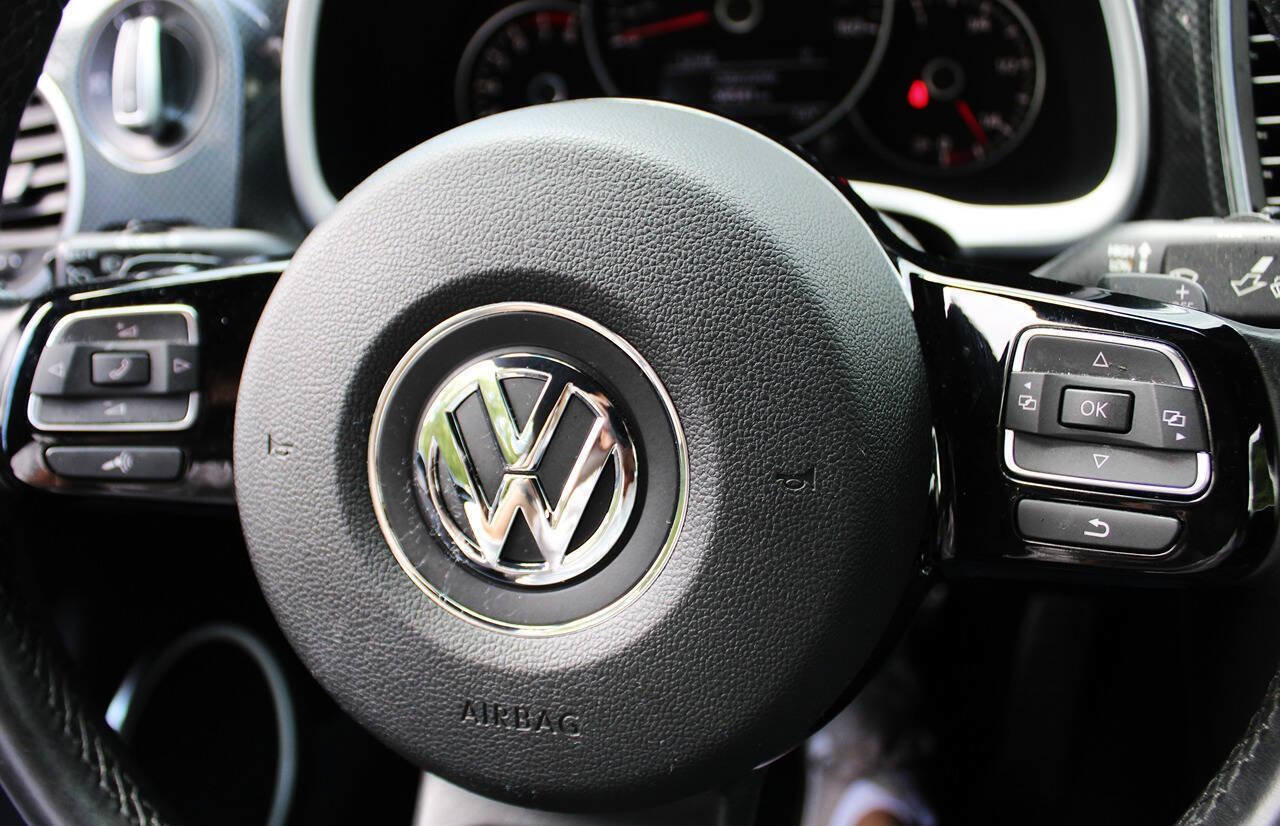 Used 2012 Volkswagen Beetle 2.0T FWD image 21