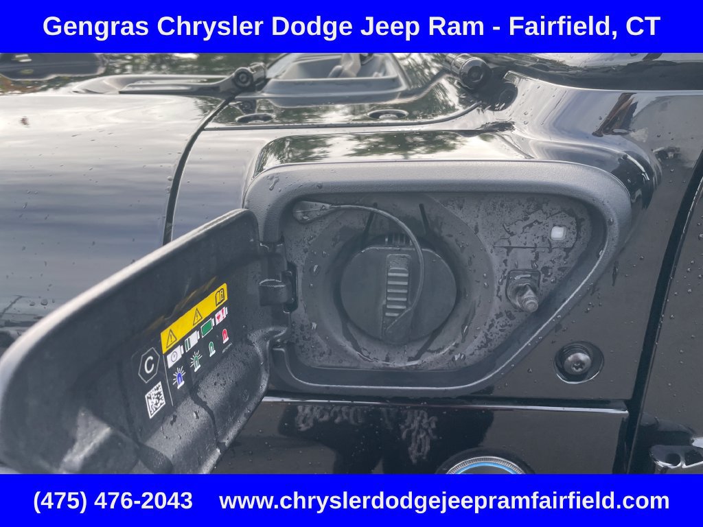 Certified 2024 Jeep Wrangler Unlimited w/ Convenience Group AWD/4WD image 16
