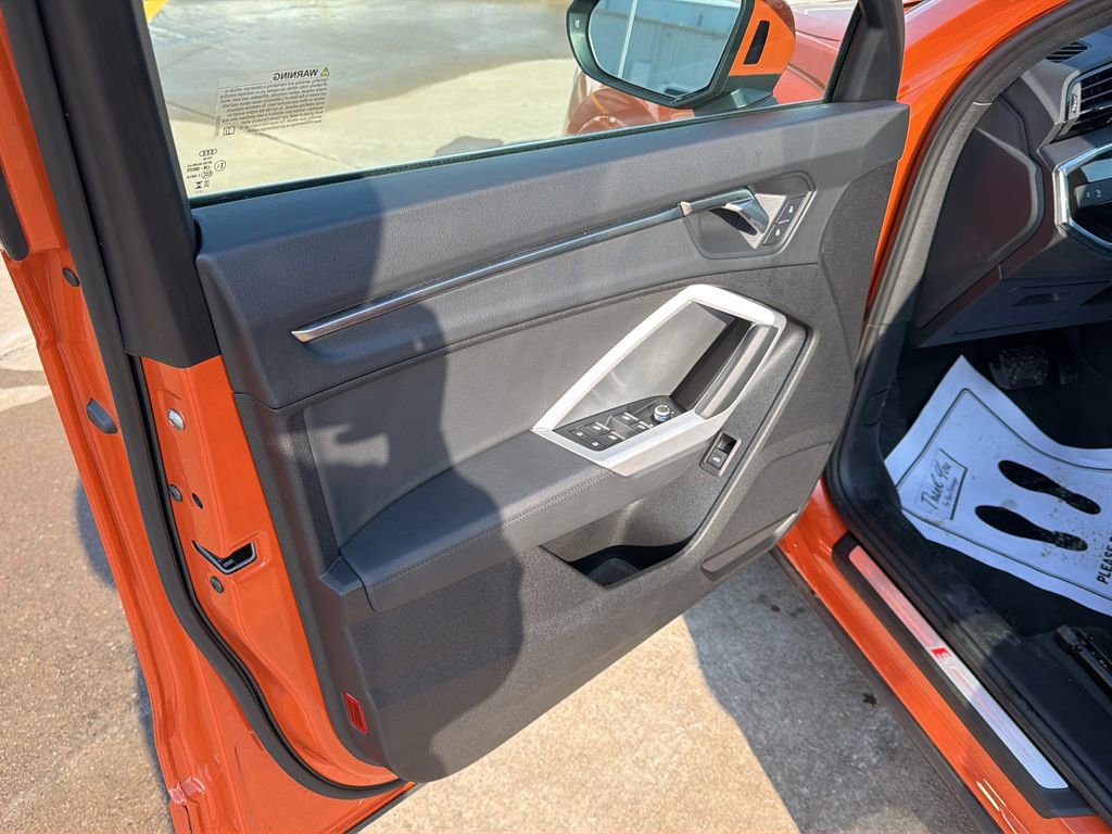 Used 2025 Audi Q3 2.0T Premium image 18
