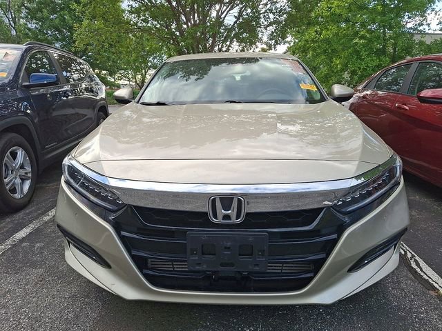 Used 2018 Honda Accord Touring image 2