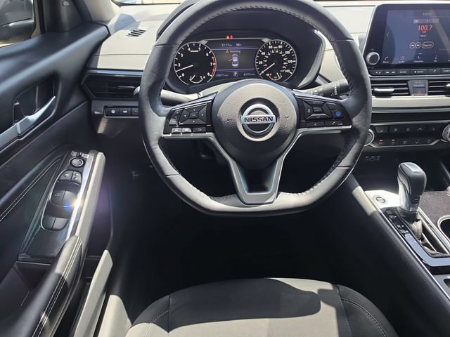 Certified 2021 Nissan Altima 2.5 SV w/ SV Premium Package FWD image 13