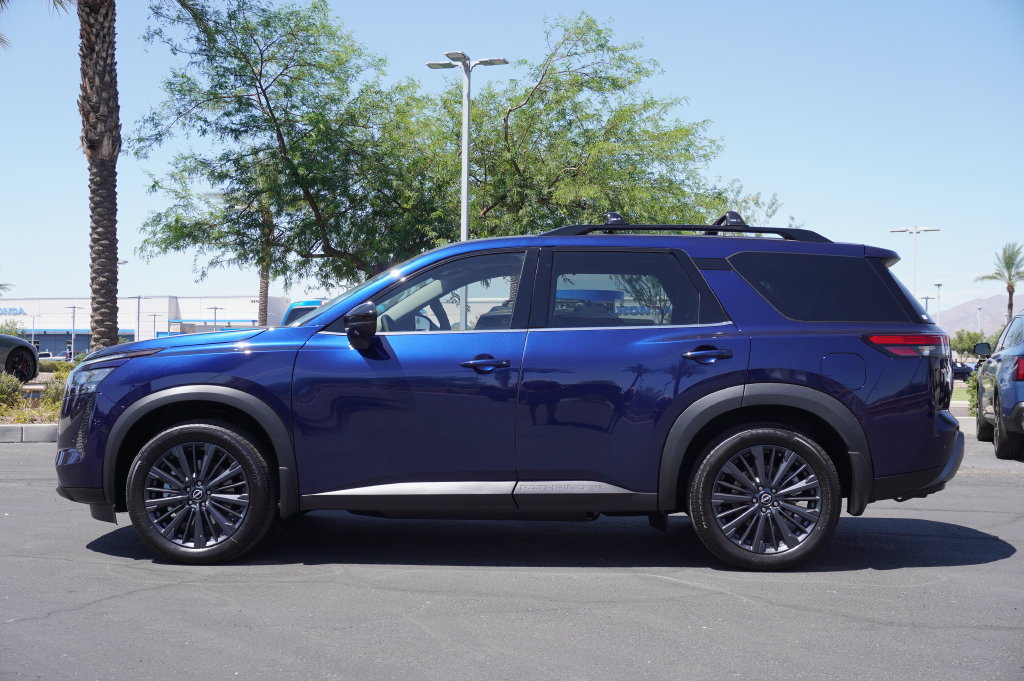 New 2026 Nissan Pathfinder SL w/ SL Premium Package FWD image 2