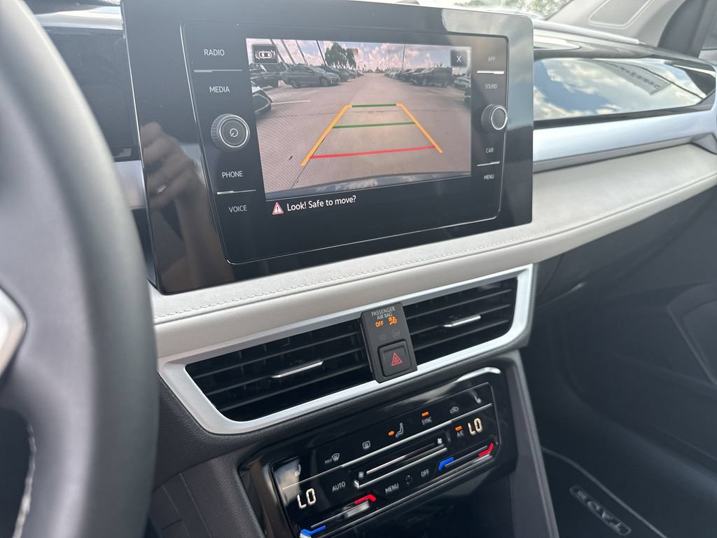 New 2026 Volkswagen Taos SE FWD image 21