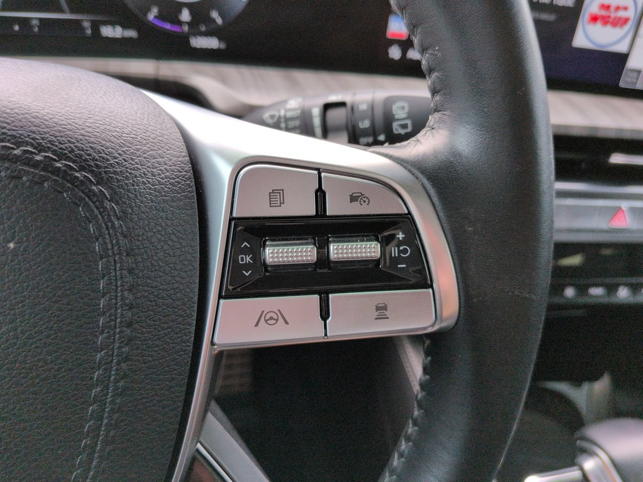 Used 2025 Kia Telluride SX FWD image 28