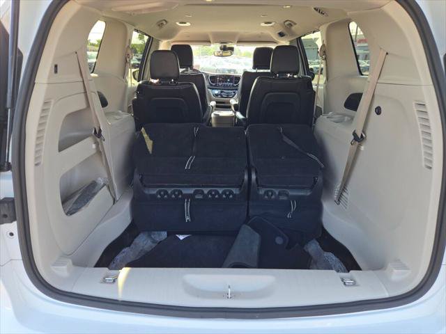 Certified 2023 Chrysler Pacifica Touring-L FWD image 18