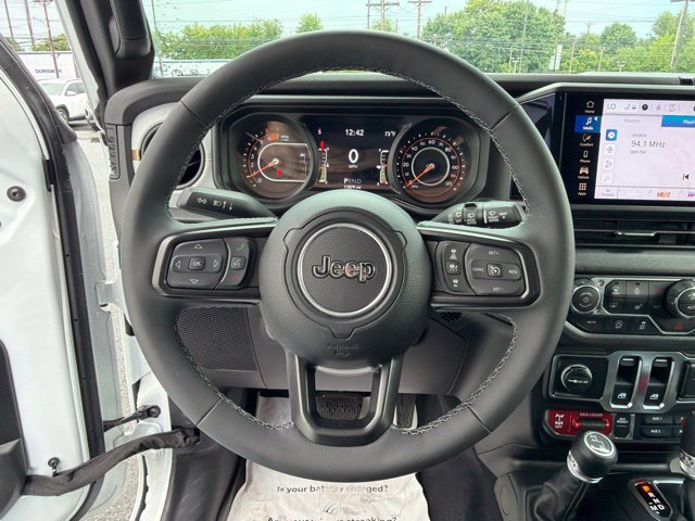 Used 2025 Jeep Wrangler Sport AWD/4WD image 20