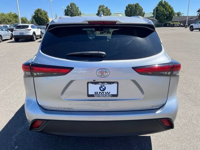 Used 2023 Toyota Highlander XLE FWD image 6