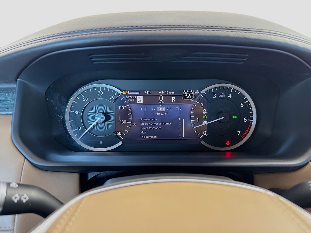 Used 2023 Land Rover Discovery Metropolitan Edition image 36