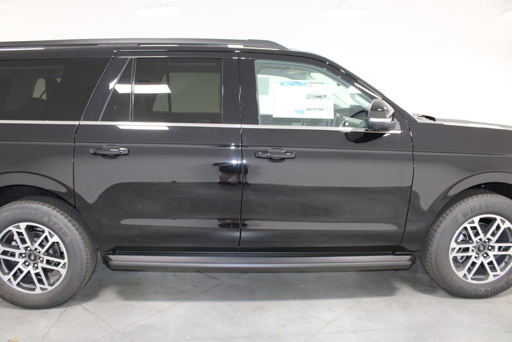 New 2025 Ford Expedition Max Active image 10